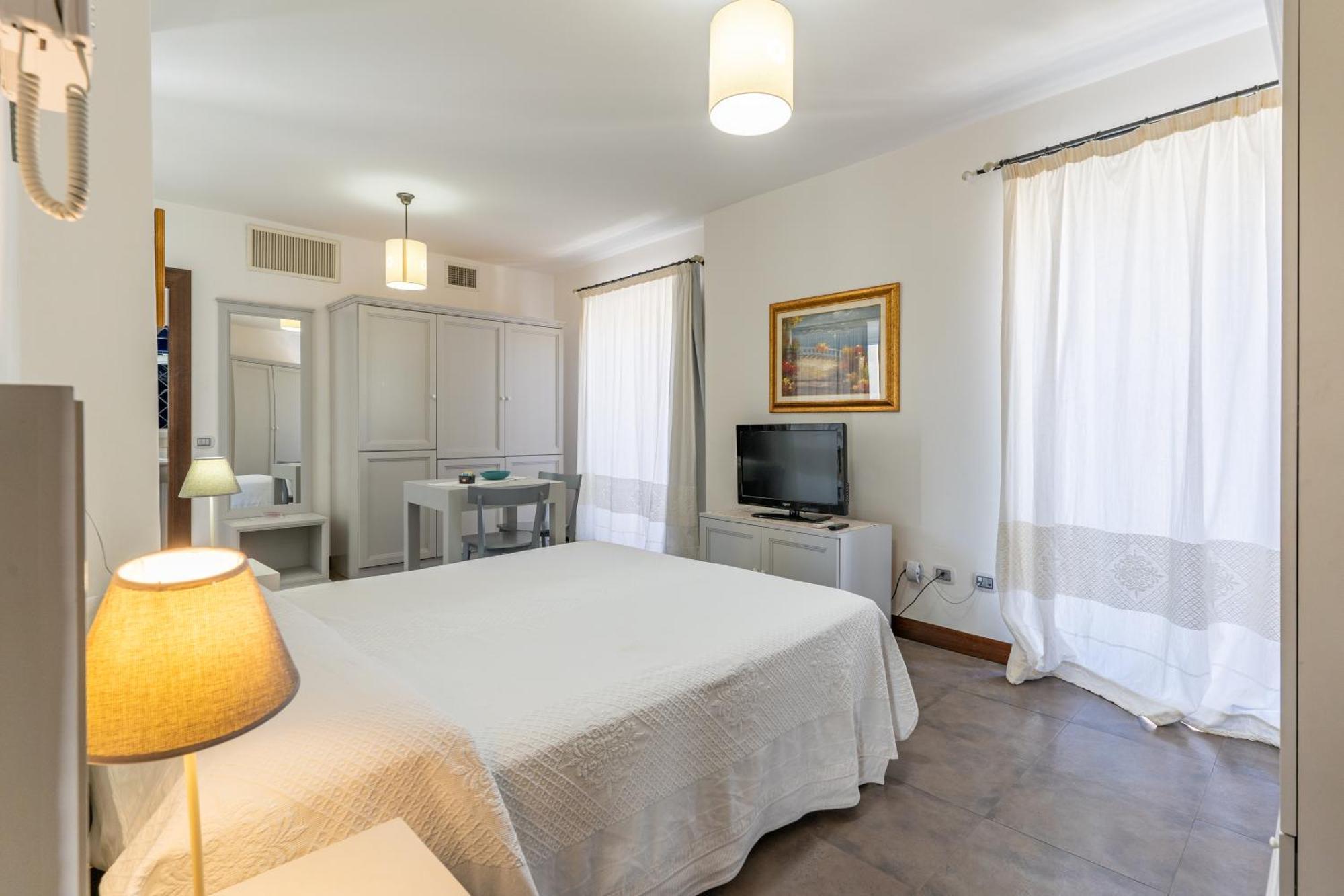 Albergo Residenziale La Corte Tortolì Buitenkant foto