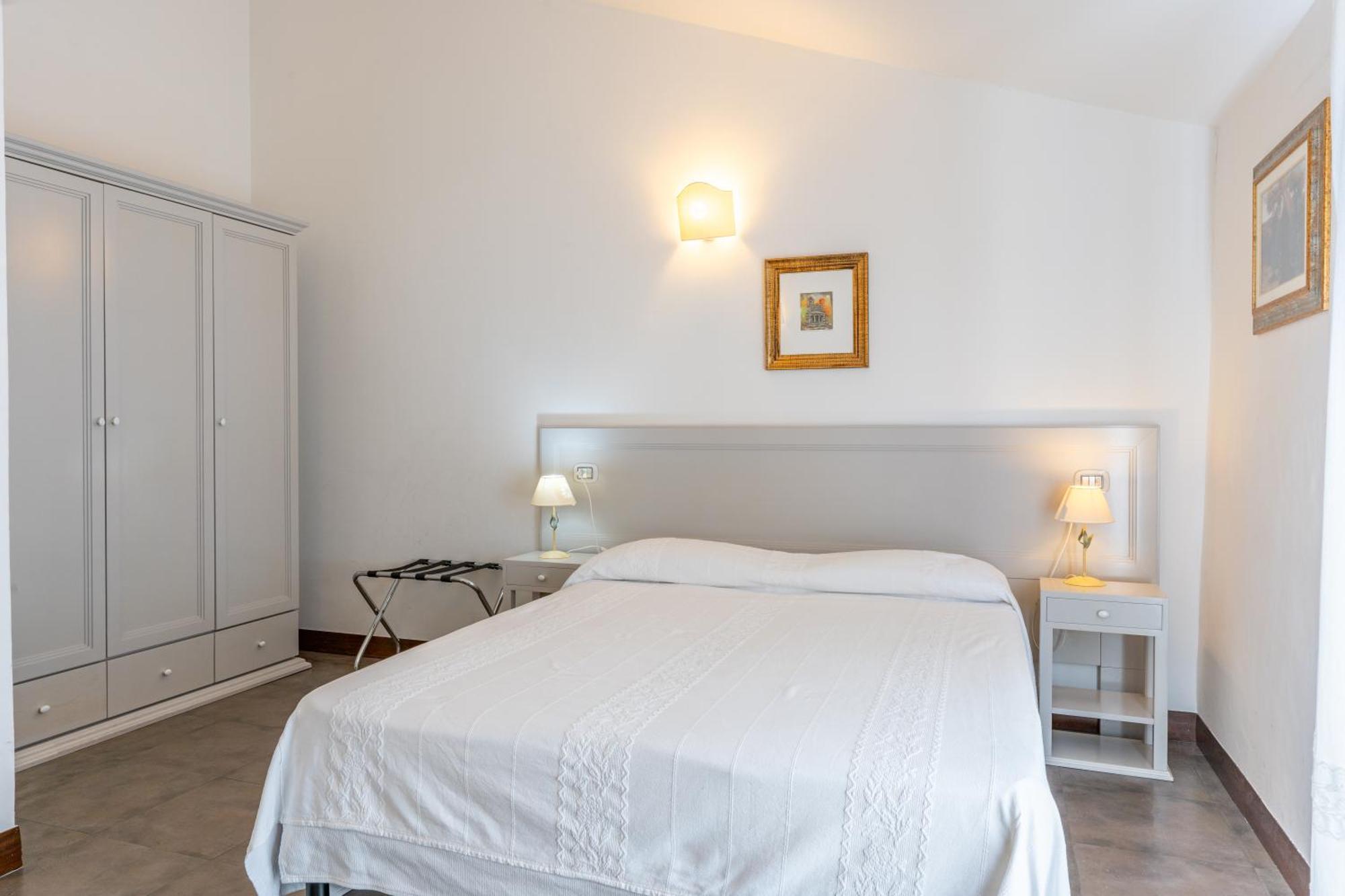 Albergo Residenziale La Corte Tortolì Buitenkant foto