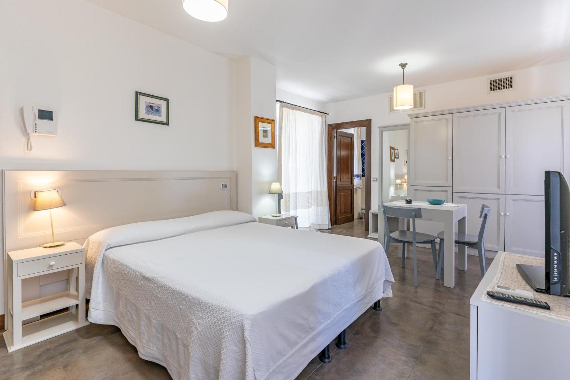 Albergo Residenziale La Corte Tortolì Buitenkant foto
