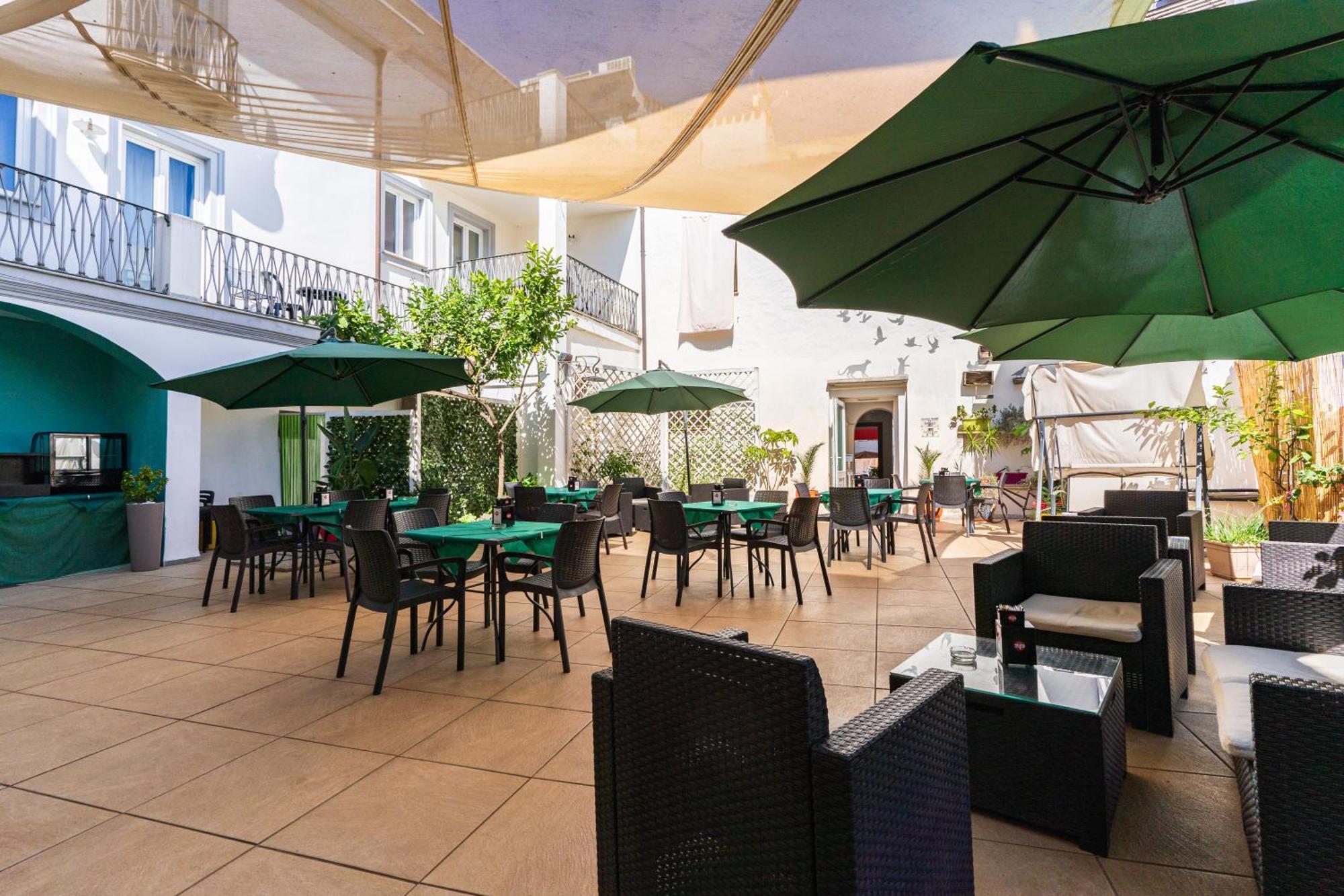 Albergo Residenziale La Corte Tortolì Buitenkant foto