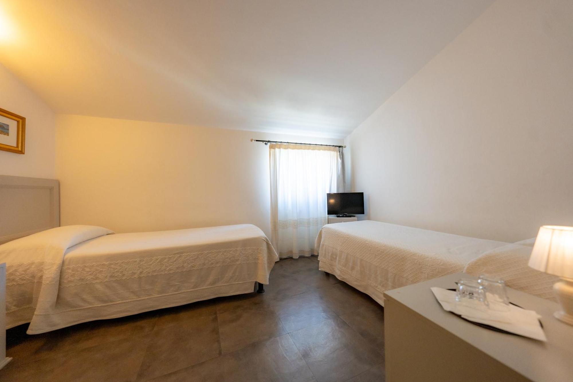Albergo Residenziale La Corte Tortolì Buitenkant foto