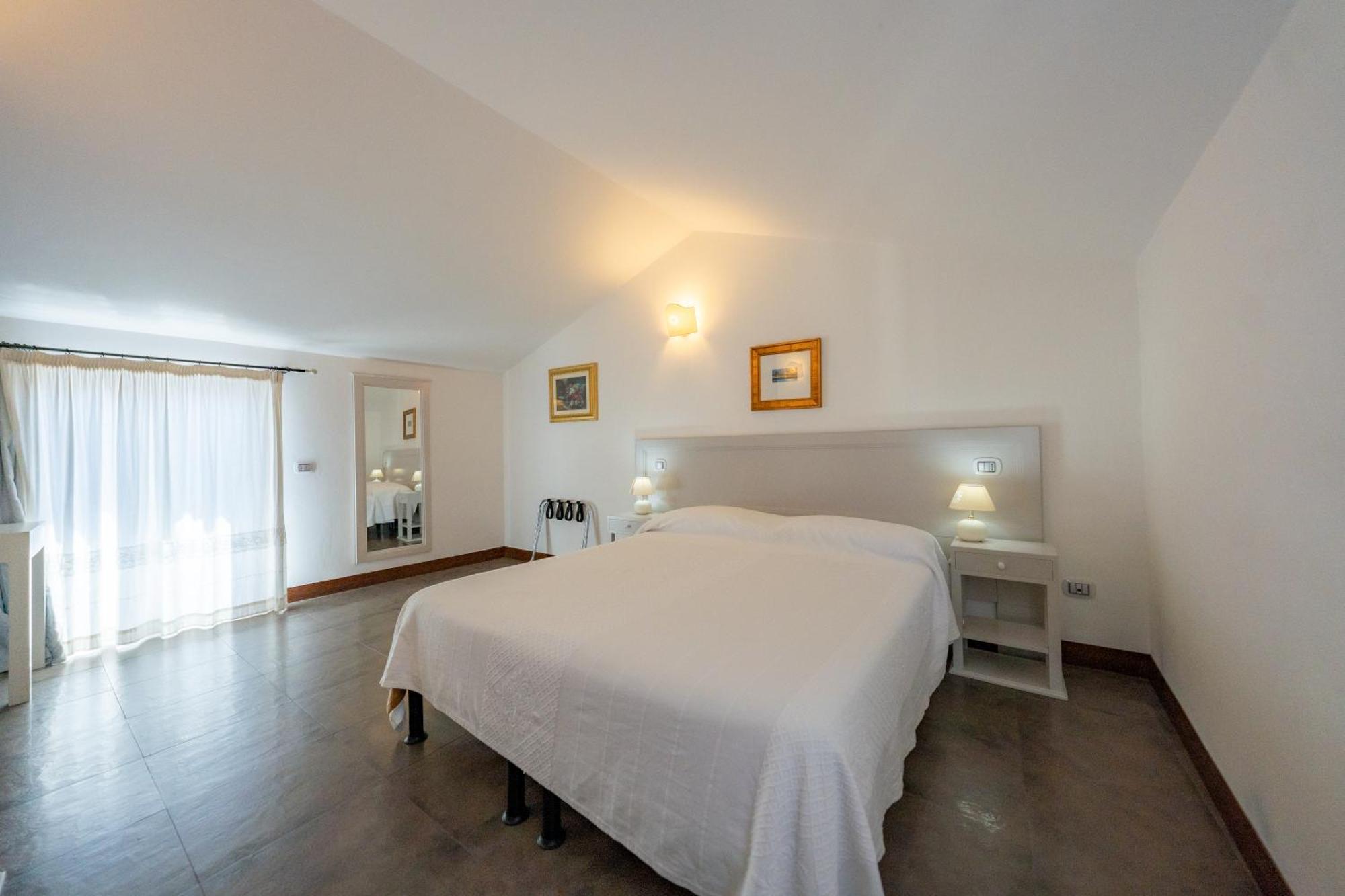 Albergo Residenziale La Corte Tortolì Buitenkant foto