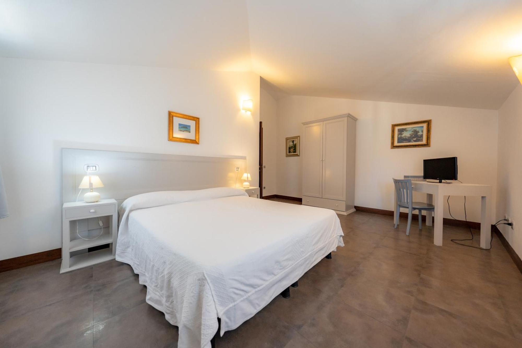 Albergo Residenziale La Corte Tortolì Buitenkant foto