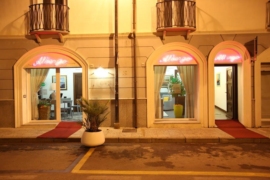 Albergo Residenziale La Corte Tortolì Buitenkant foto