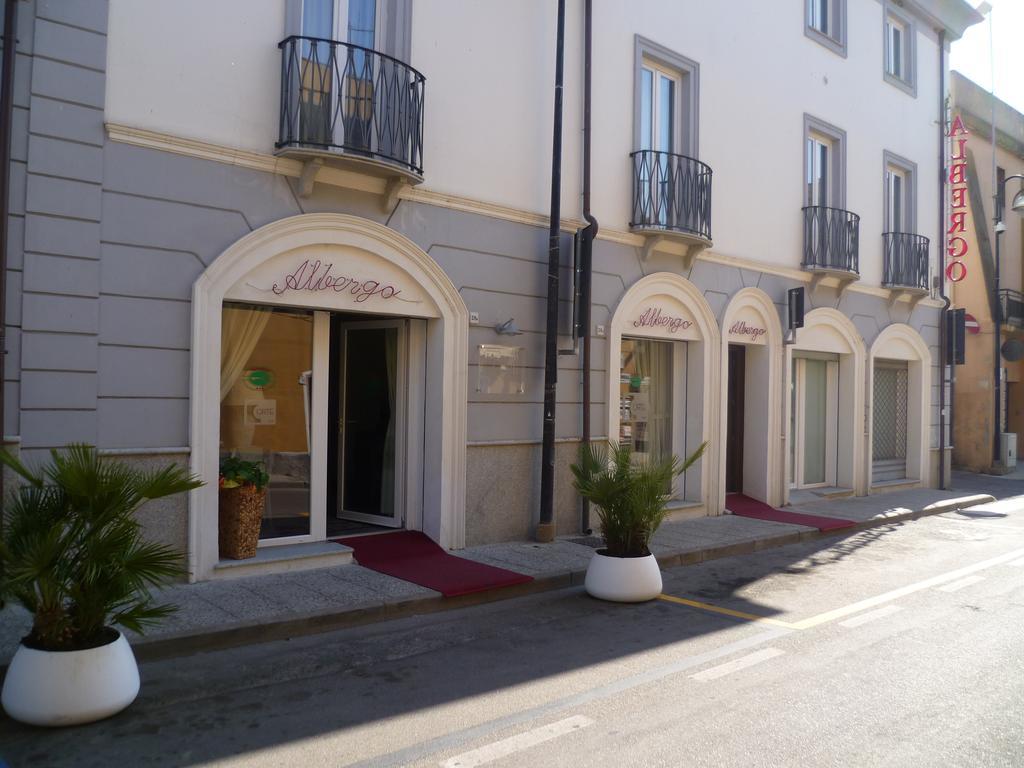 Albergo Residenziale La Corte Tortolì Buitenkant foto