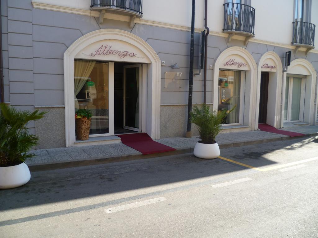 Albergo Residenziale La Corte Tortolì Buitenkant foto